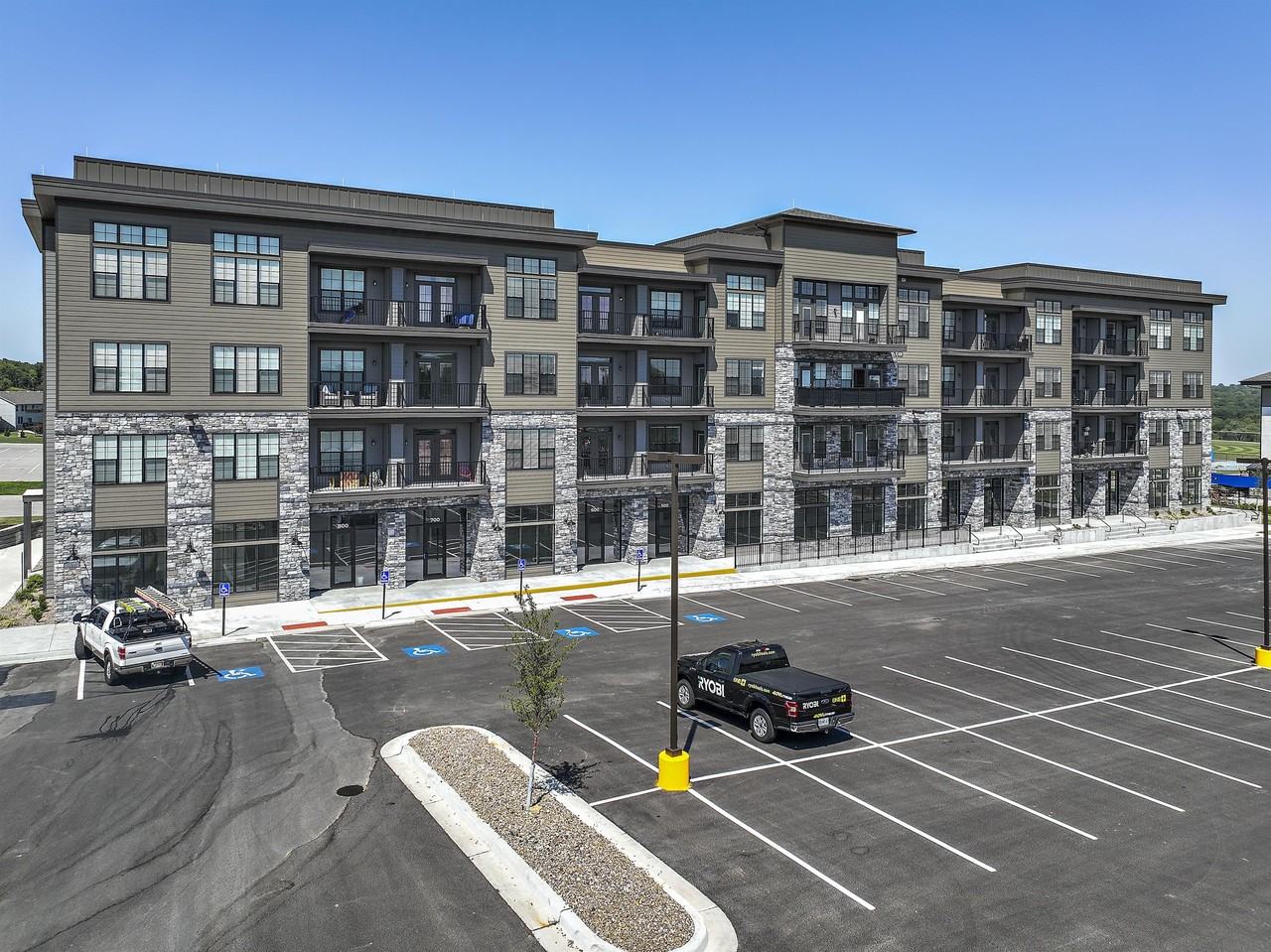 The Diamond at Creekside - Photo 7 of 29