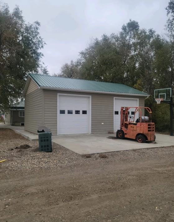 715 6th Street Southeast - Photo 3 of 12