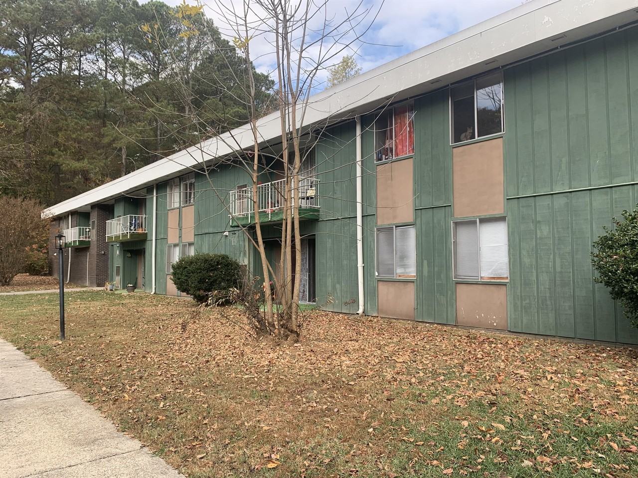 Emeralds Apartments 113 N Tibbs Rd, Dalton, GA 30720 Zumper