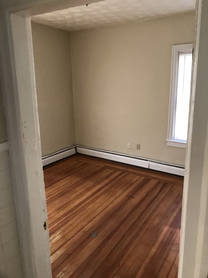 310 Hawkins Street - Photo 6 of 7