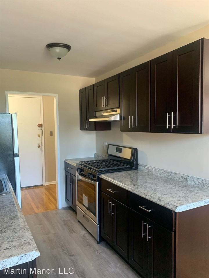 Martin Manor Apartment Homes - Photo 3 of 11