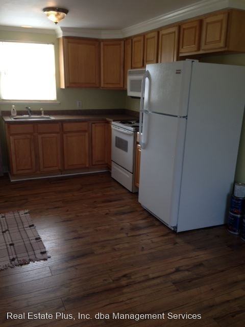 1713B Spencer Ave - Photo 2 of 4