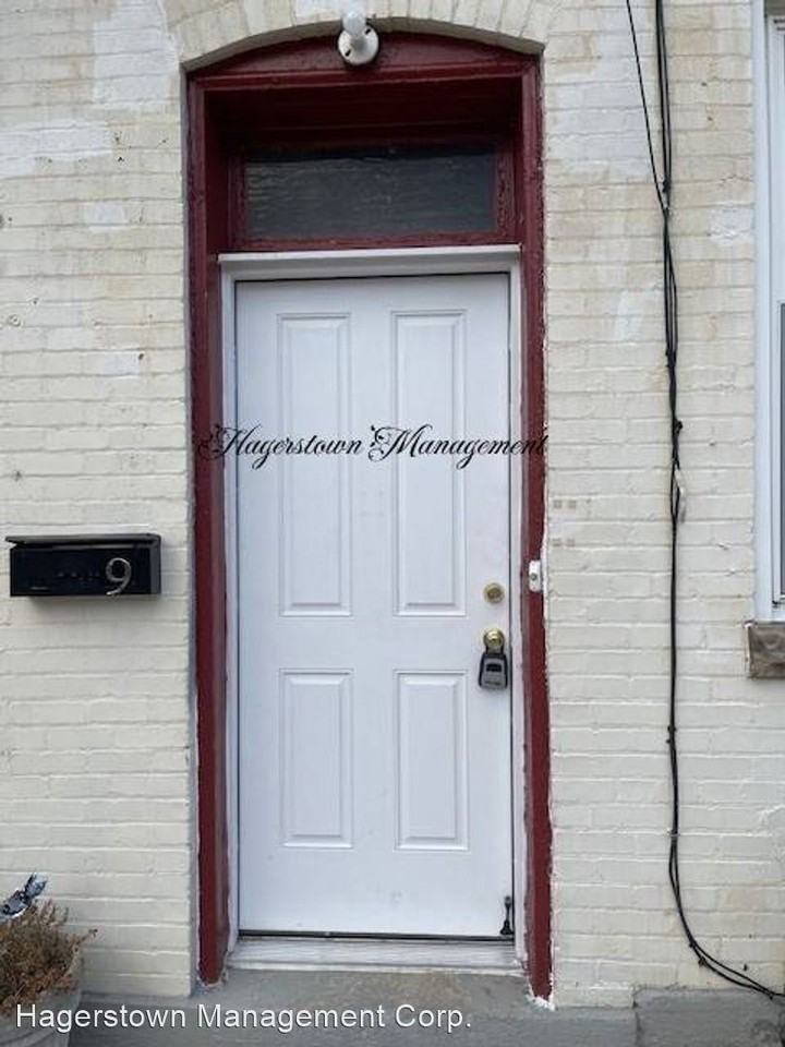 9 E Salisbury St - Photo 2 of 9