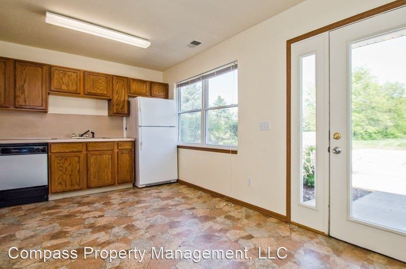 10951 64th Ave - Photo 3 of 12