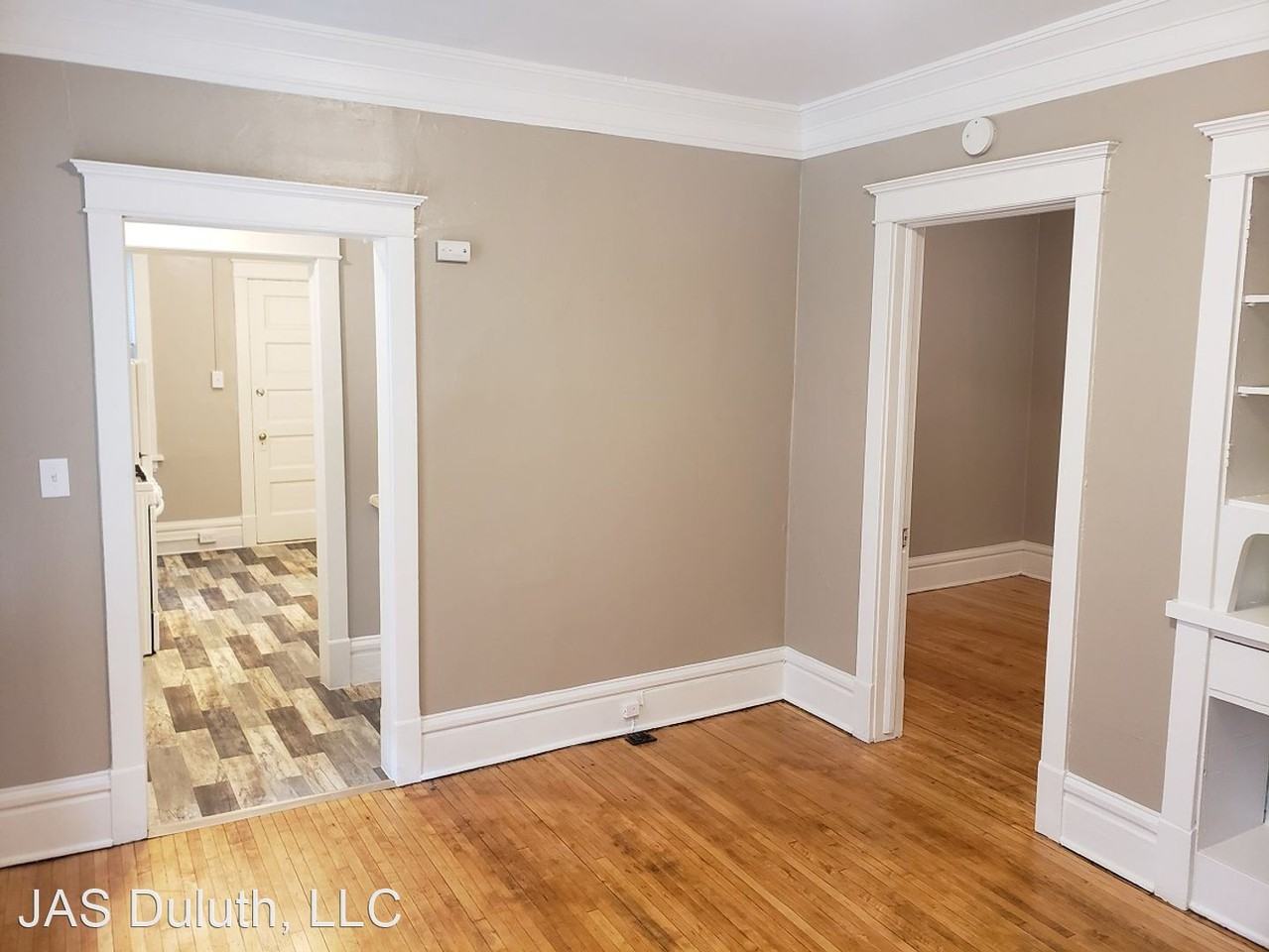 122 N 7th Ave E - Photo 2 of 10