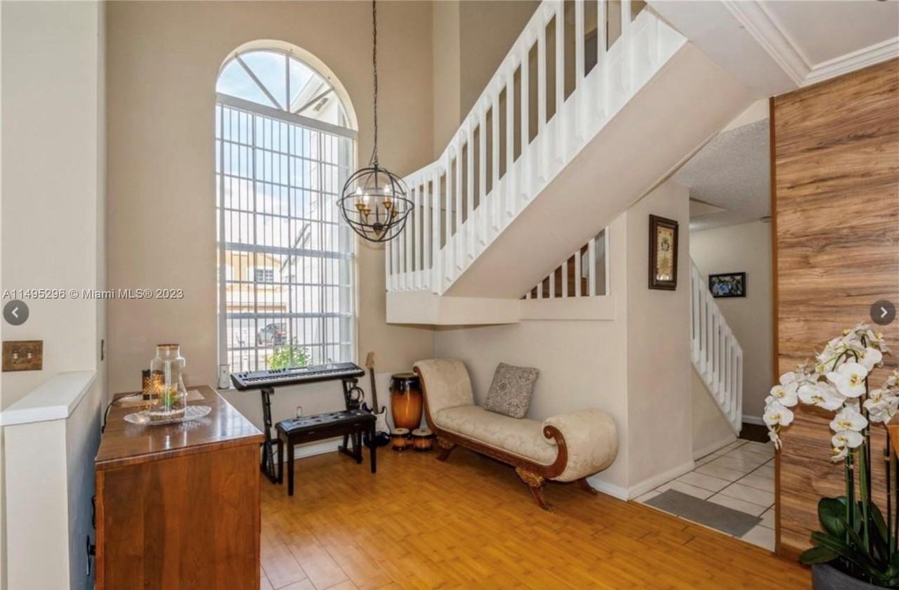 620 Royal Palm Way - Photo 3 of 8