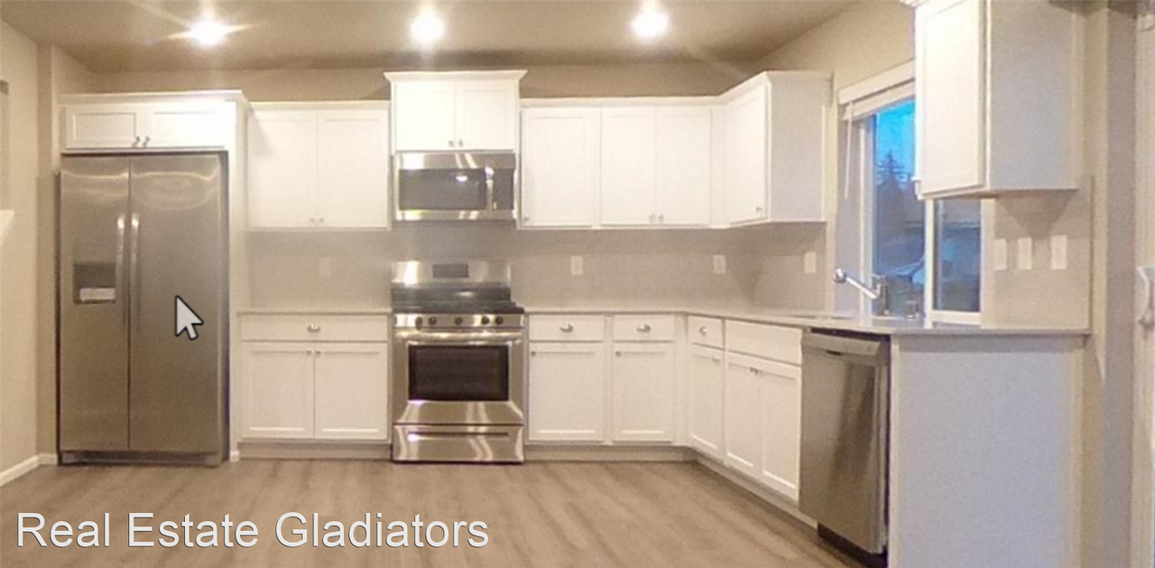 13223 Sultan Basin Rd - Photo 2 of 17