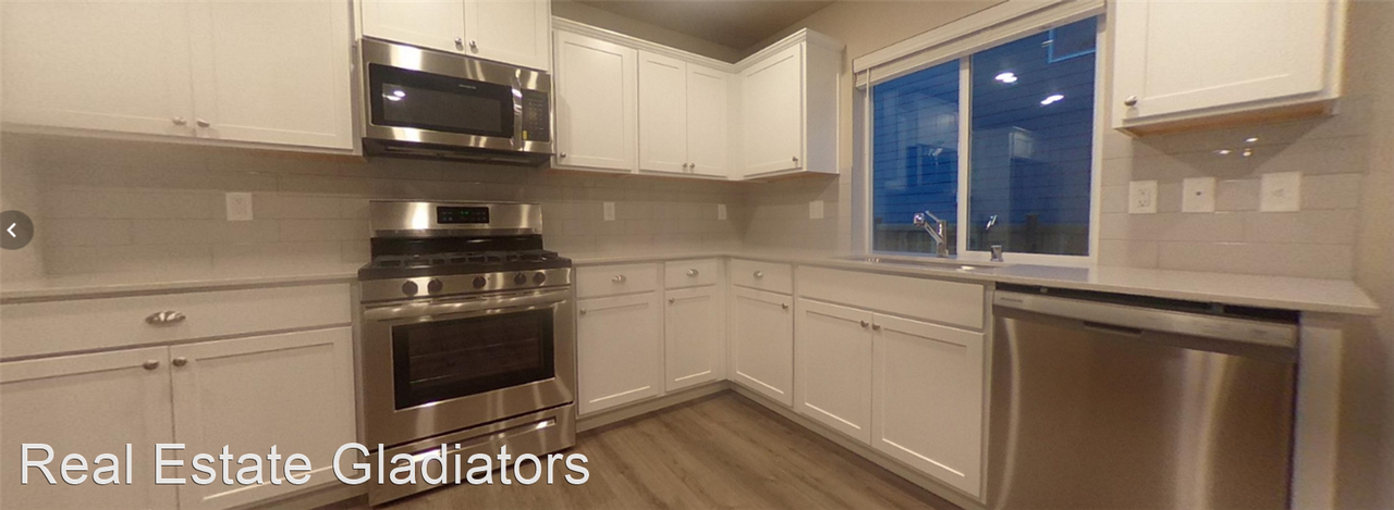 13223 Sultan Basin Rd - Photo 3 of 17