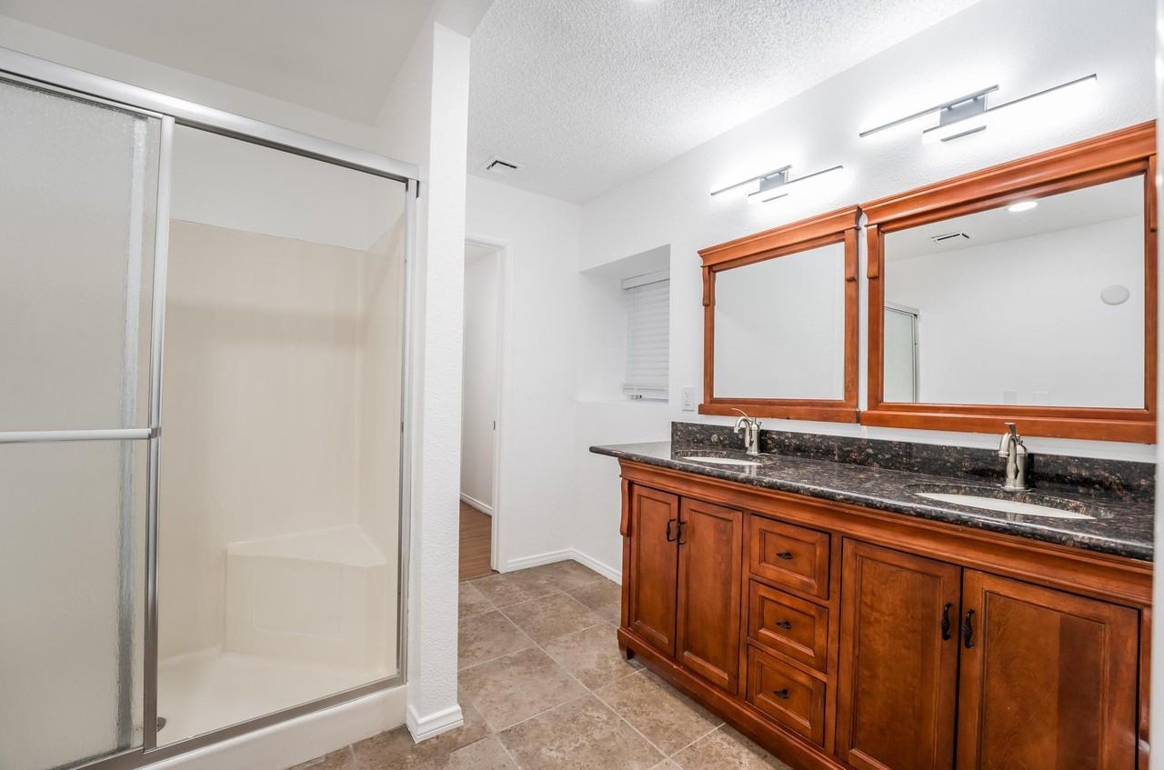 Fargo Ave - Photo 4 of 50