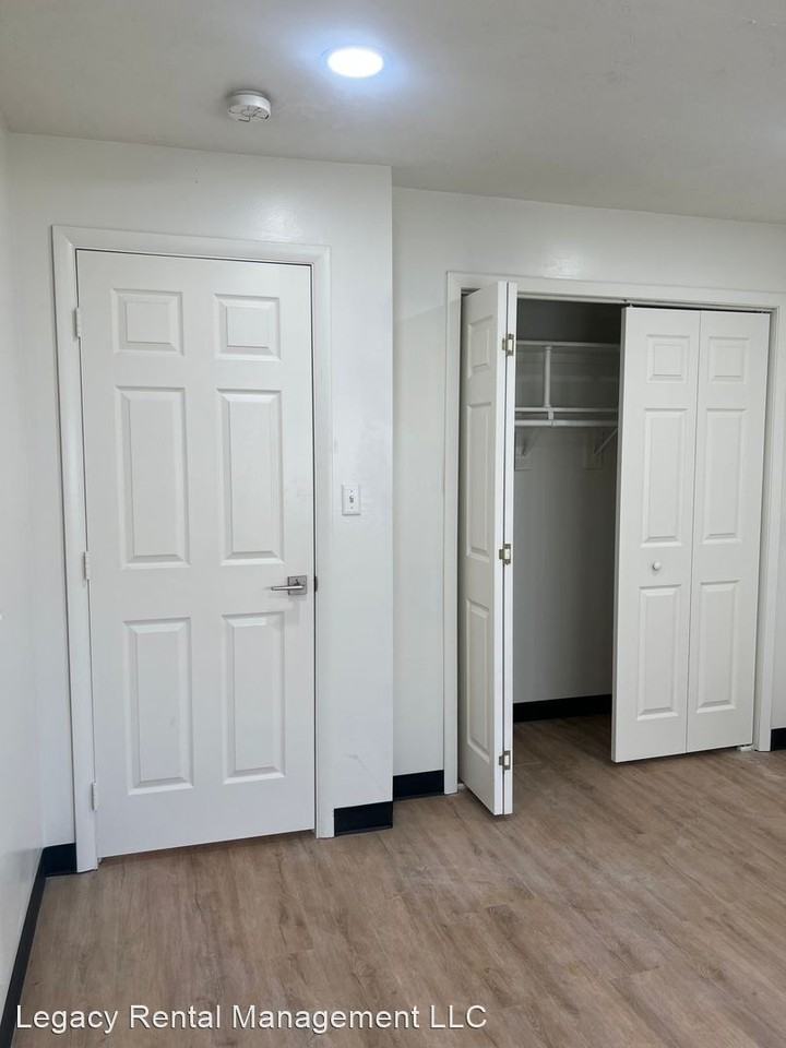 457 S.  4th W. - Photo 3 of 20