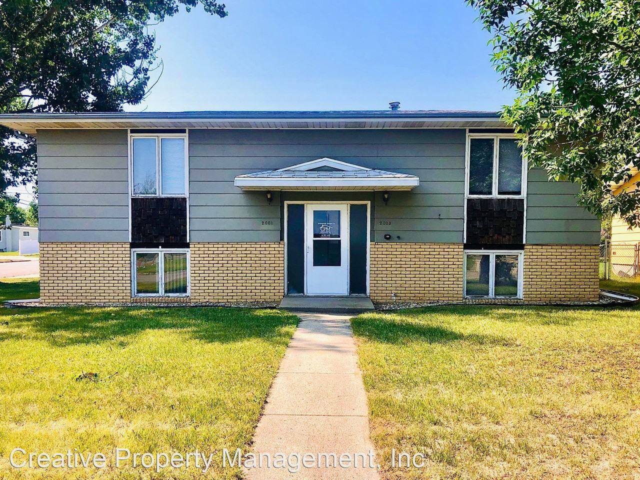 2 Bedroom Duplex Apartments 2001/2003 Skyline Drive, Minot, ND 58703