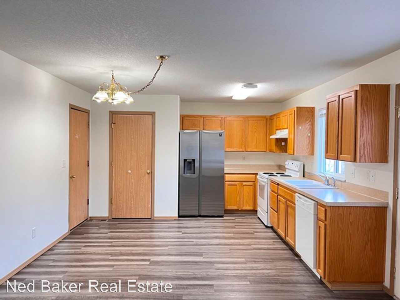 7010 2nd St Se - Photo 3 of 22
