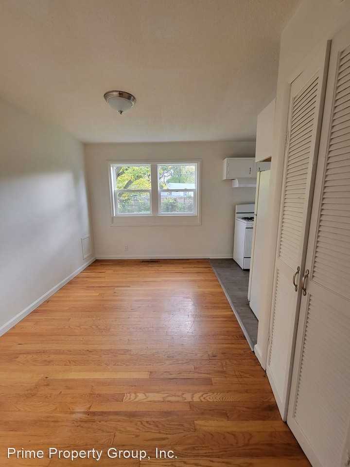 1804 Joanne Ln - Photo 3 of 17