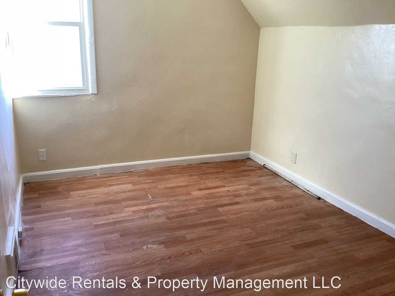 3533 N 25th St - Photo 3 of 12