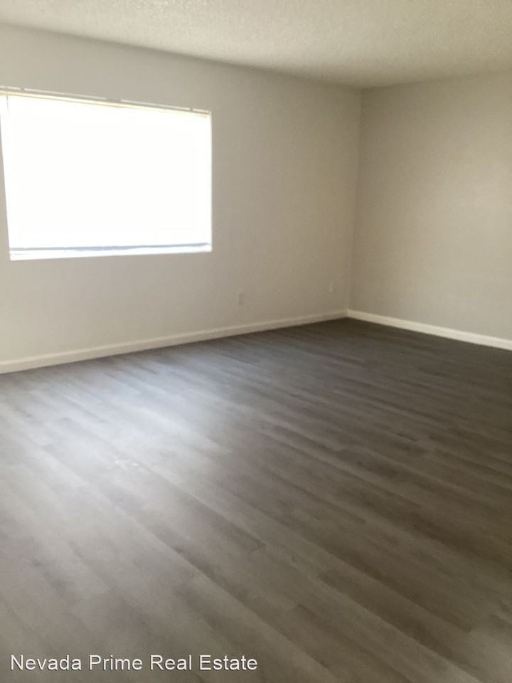 1225 Newlands Dr W - Photo 3 of 13