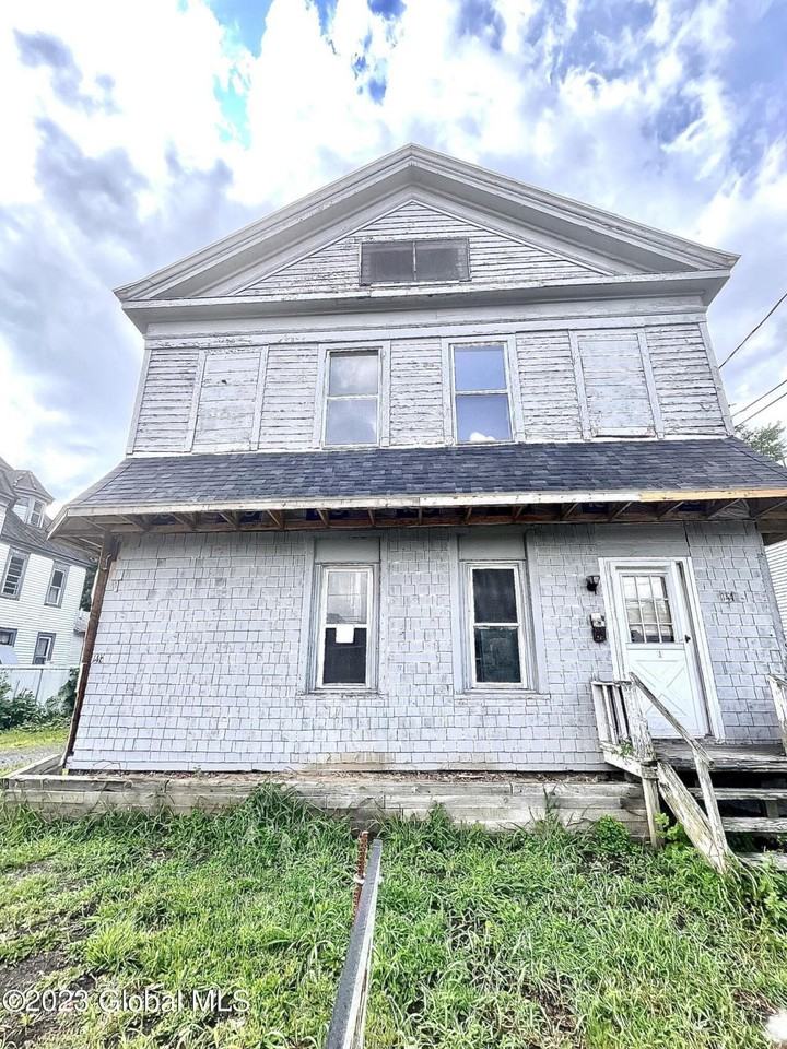 146 S Main St, Gloversville, NY 12078 2 unit Rentals Zumper