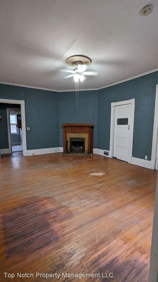 841 19th Street - Photo 3 of 10