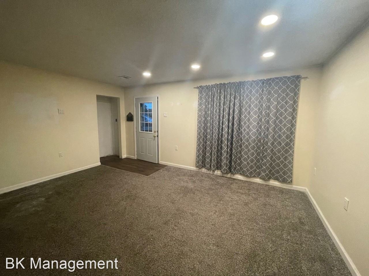 703 Darcy Dr - Photo 2 of 15