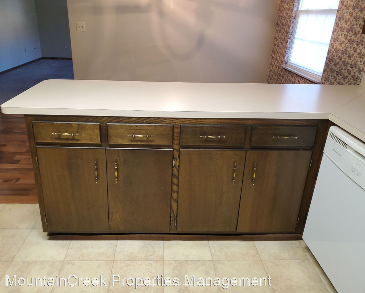 Bridgeport Townhomes - Photo 2 of 7