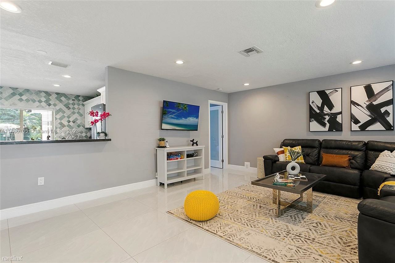 1422 Coolidge St #NONE - Photo 3 of 29