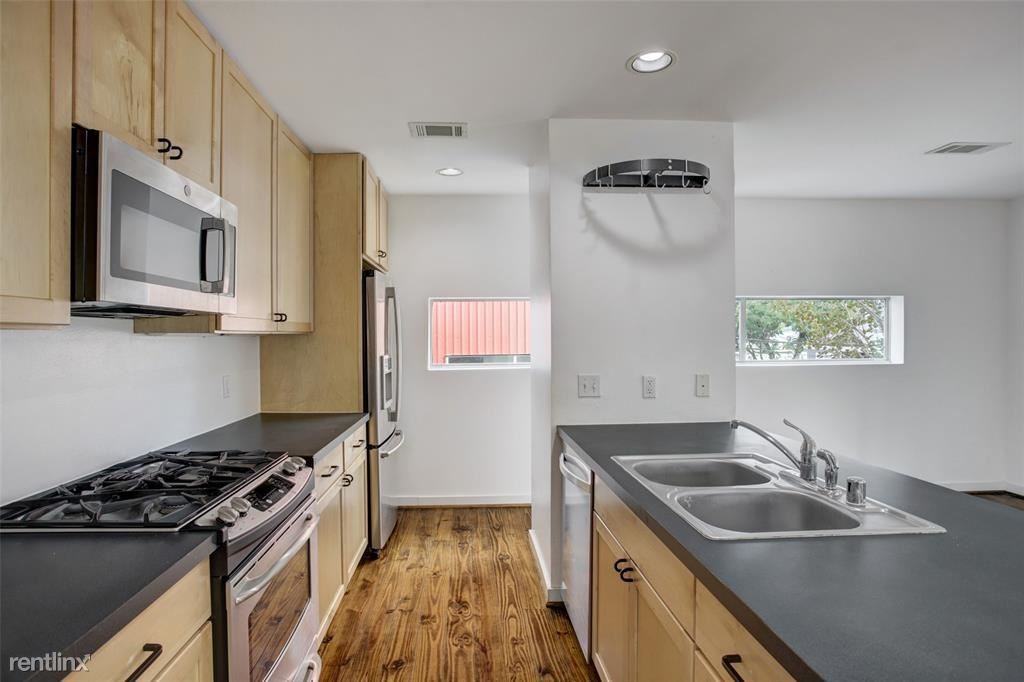 15 N Ennis St - Photo 3 of 8