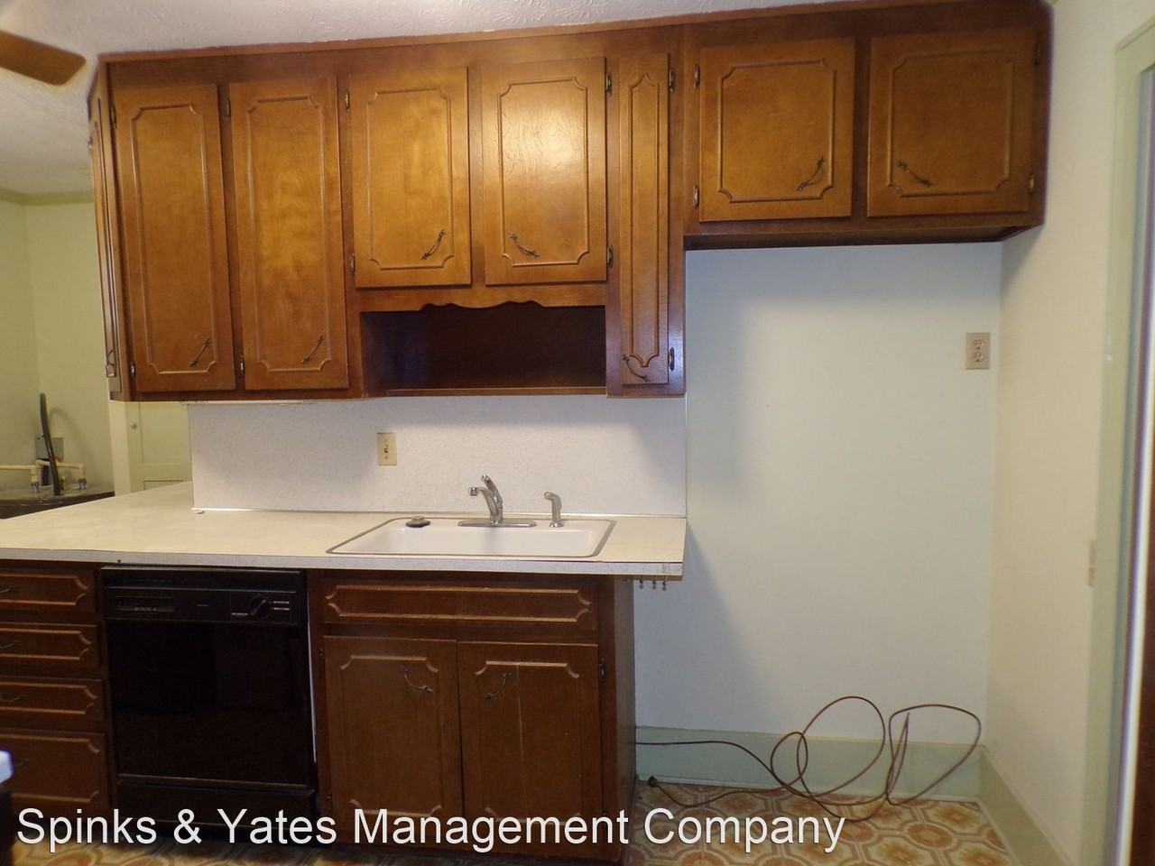 1802 Cherry Dr - Photo 3 of 11