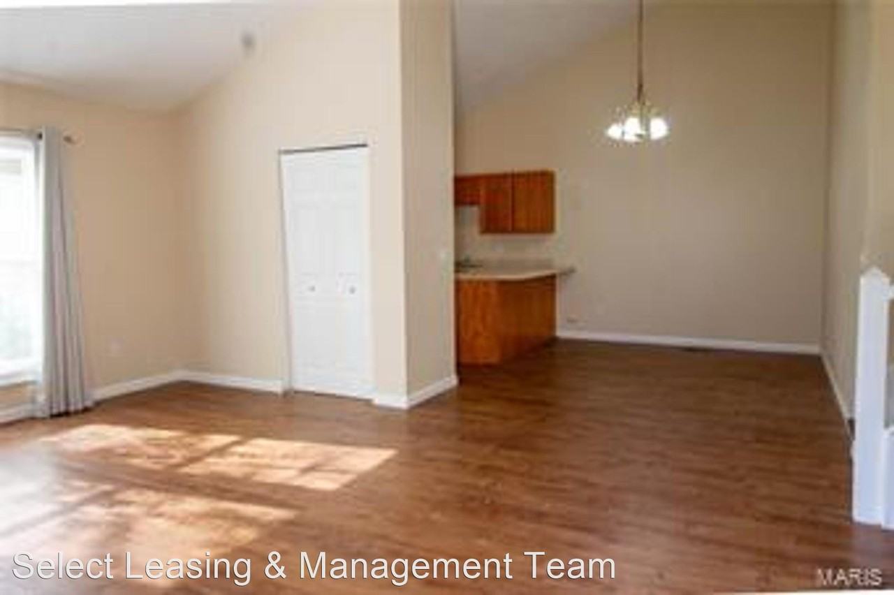 Bayside Ct - Photo 2 of 24