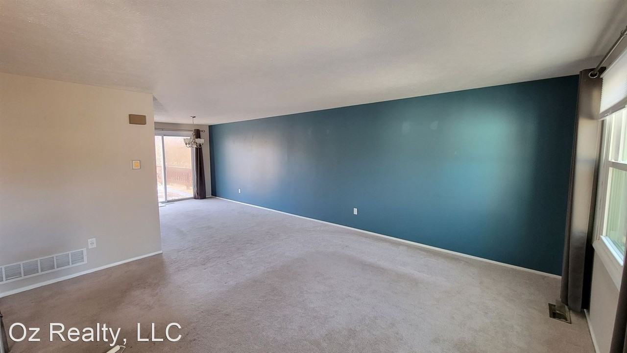 3842 Farmbrook Dr - Photo 2 of 19