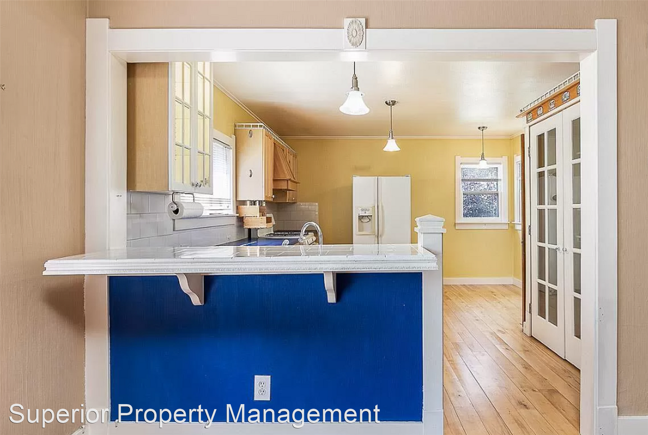 2808 Bent Ave - Photo 3 of 20