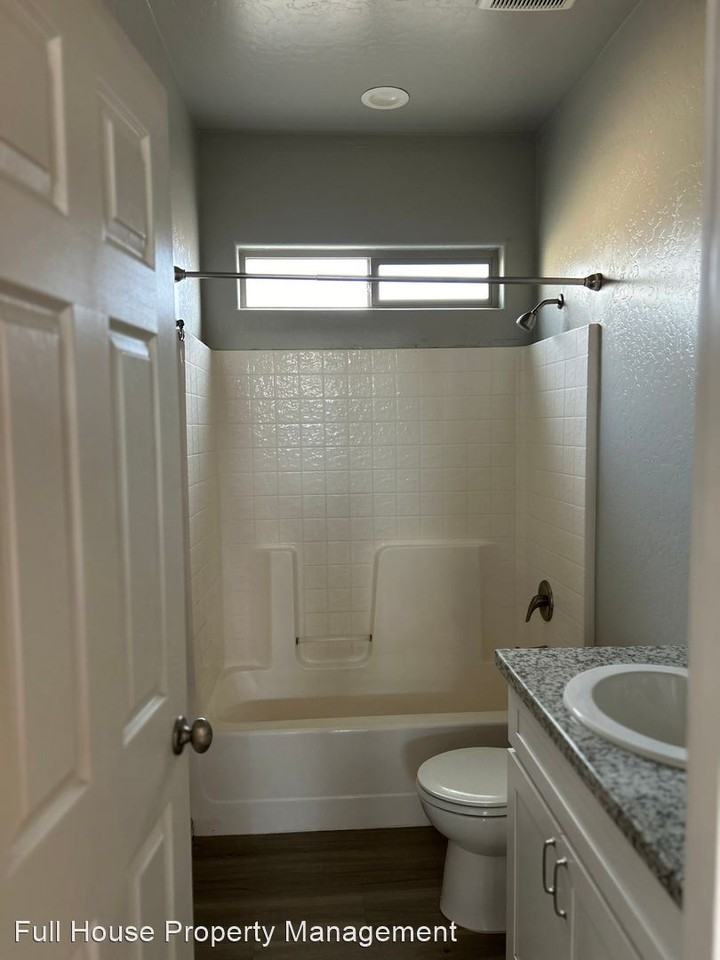174 Belmont St - Photo 3 of 7