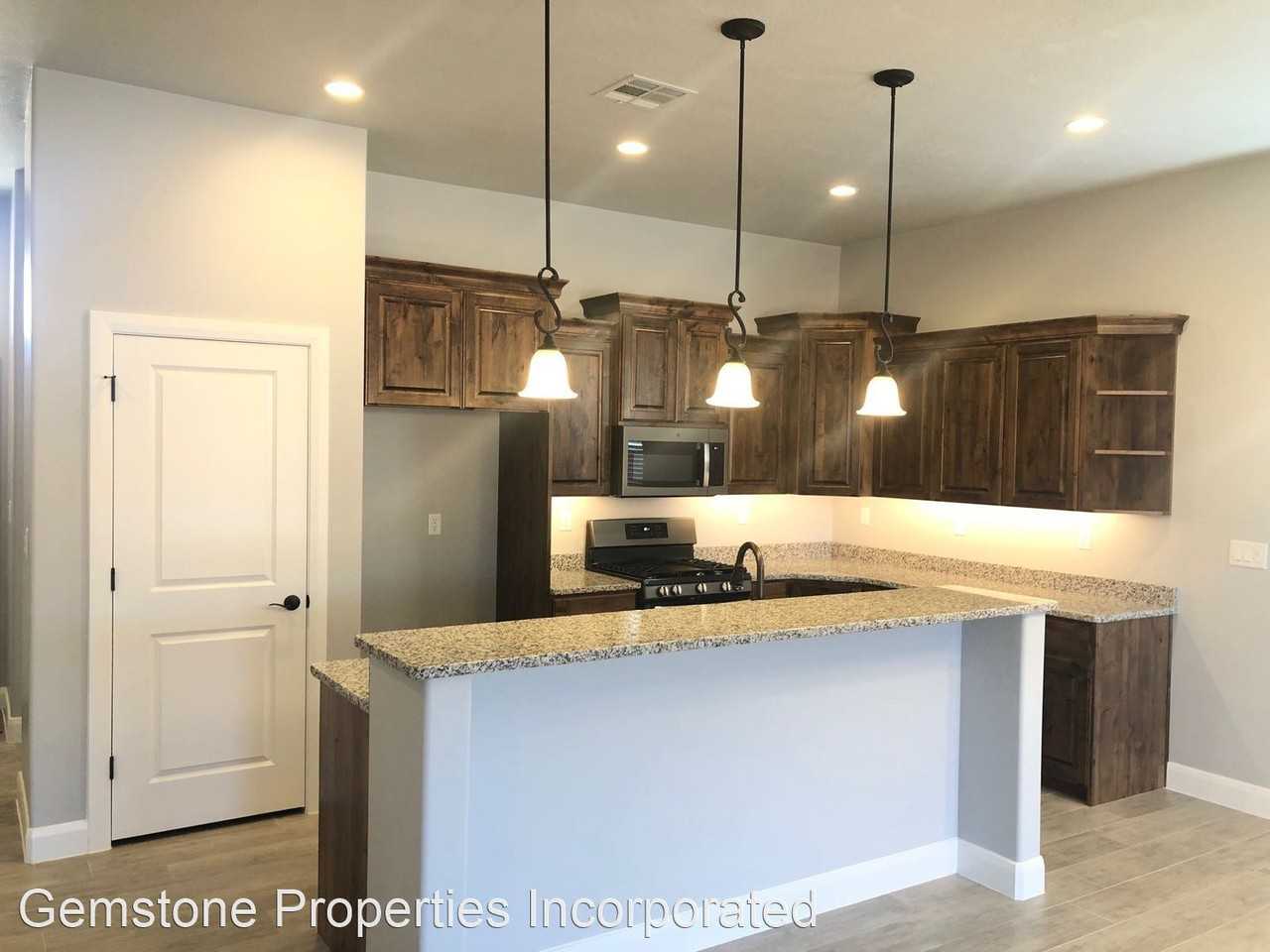 2557 W 245 N - Photo 2 of 14