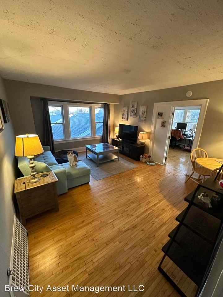 5836 and 5900 W Wells St, Wauwatosa, WI 53213 Apartment for Rent PadMapper