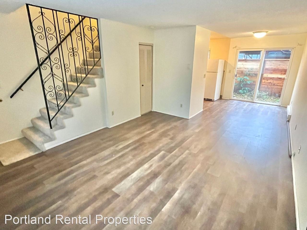 380 SE 27th Ave - Photo 3 of 11