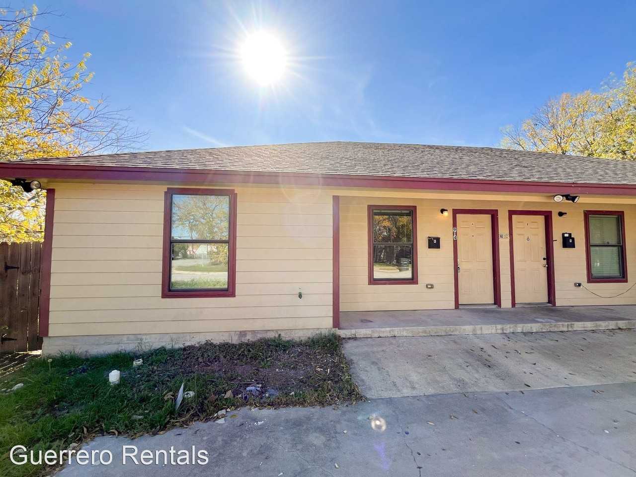 914 Brewster - Photo 2 of 9