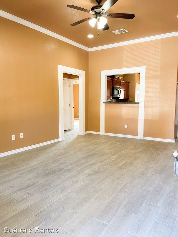 914 Brewster - Photo 3 of 9