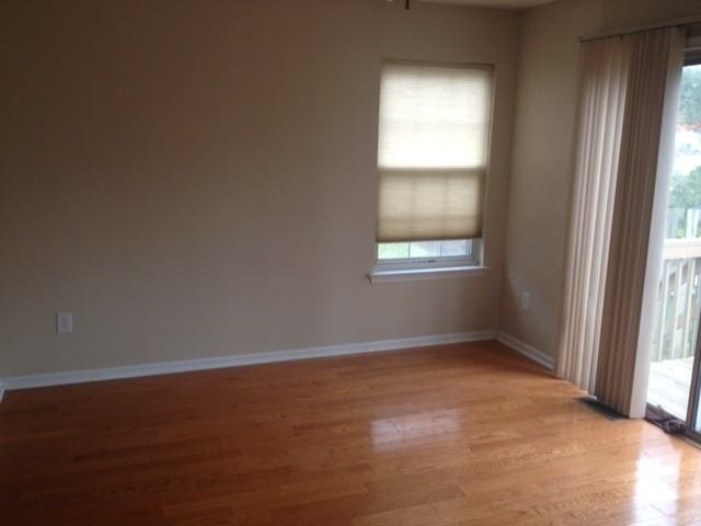 150 Yorkshire Way - Photo 3 of 12