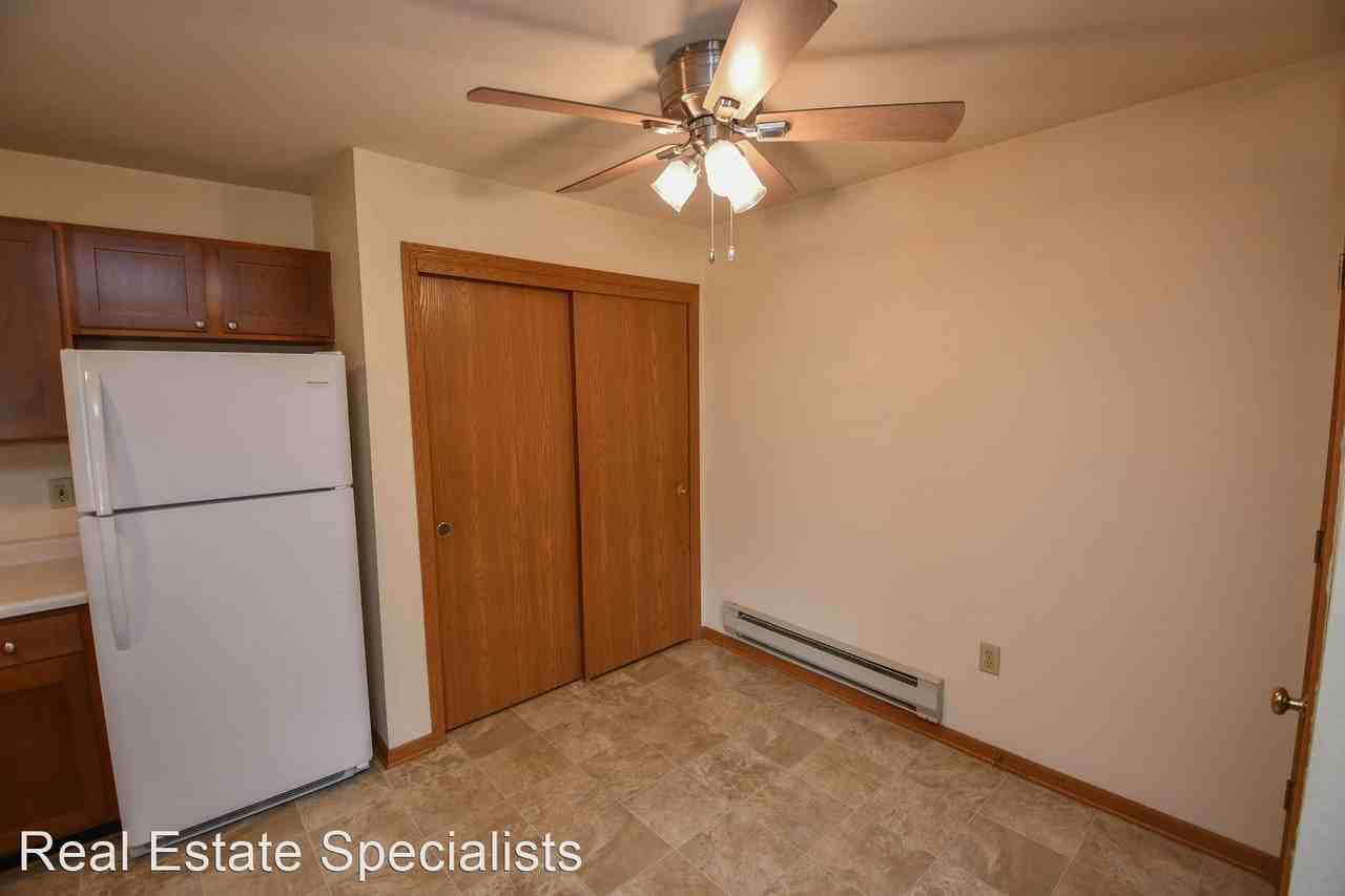 113 Deer Creek Ct. - Photo 3 of 10