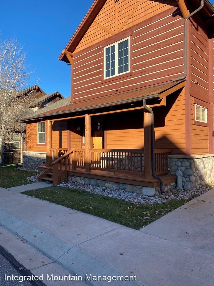 250 Whitehorse Dr - Photo 2 of 11