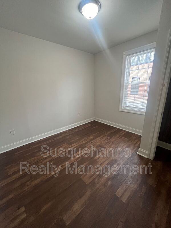 220 N Plum St - Photo 6 of 14