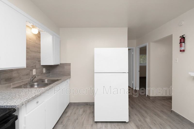 5606 Harvard St #5 - Photo 3 of 19