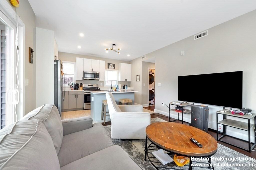 777 Columbia Rd #3 - Photo 4 of 17