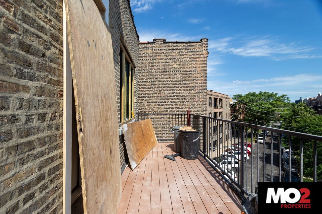 3027 W Logan Blvd #202 - Photo 4 of 5