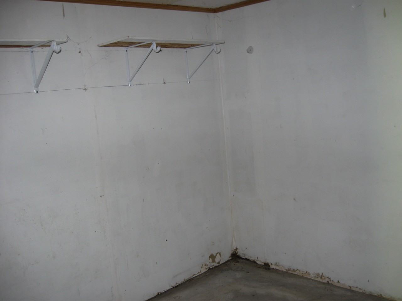 8528 W 2700 S - Photo 2 of 18