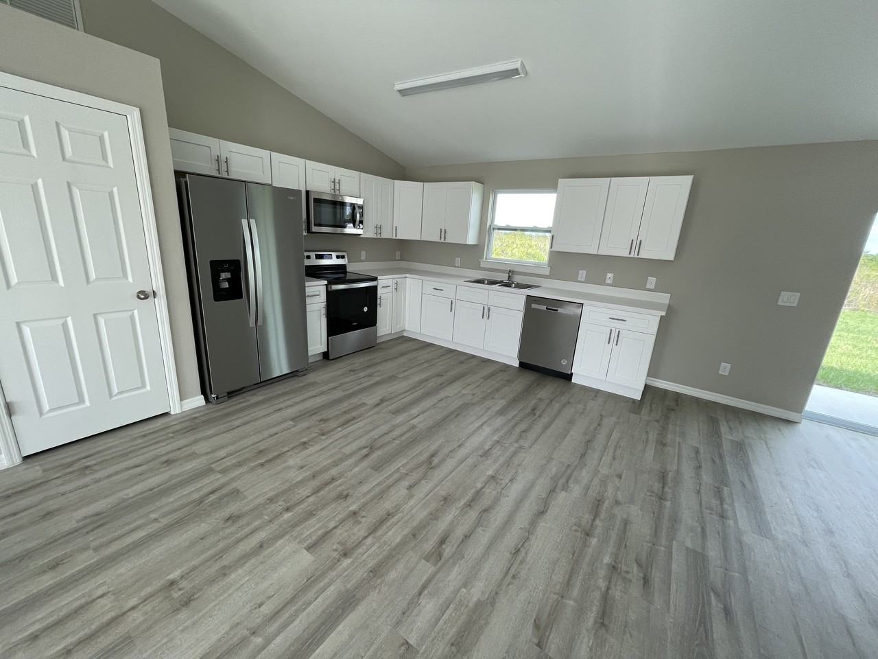 3108 73rd St W - Photo 3 of 23