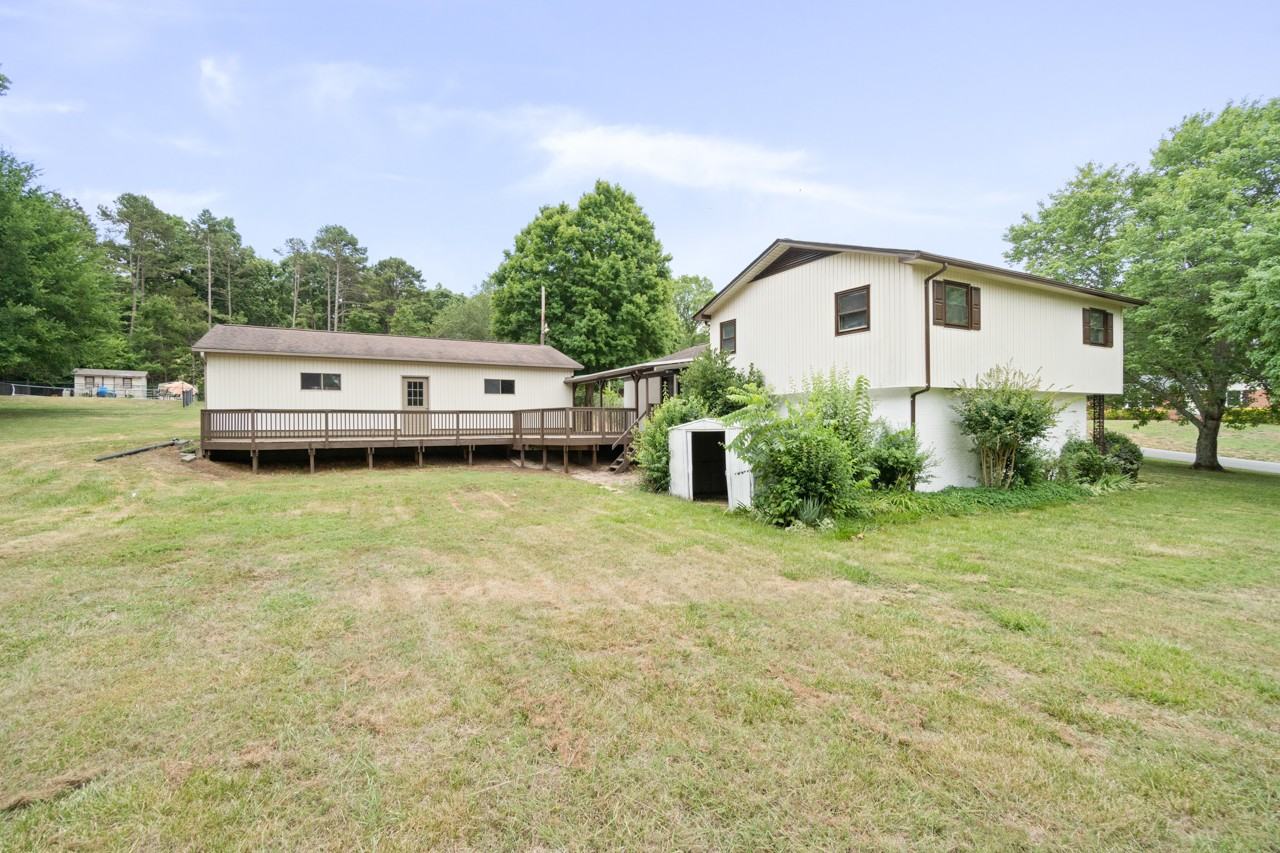 4751 Club View Dr - Photo 3 of 43