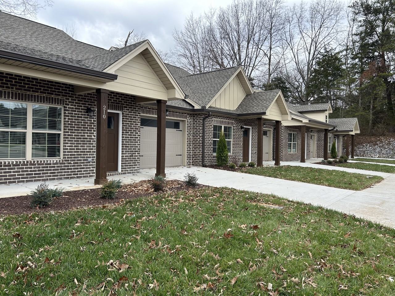 210 Cypress Rdg - Photo 2 of 10