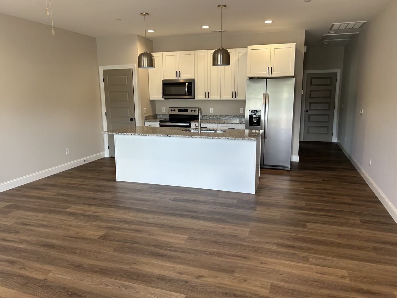 210 Cypress Rdg - Photo 3 of 10