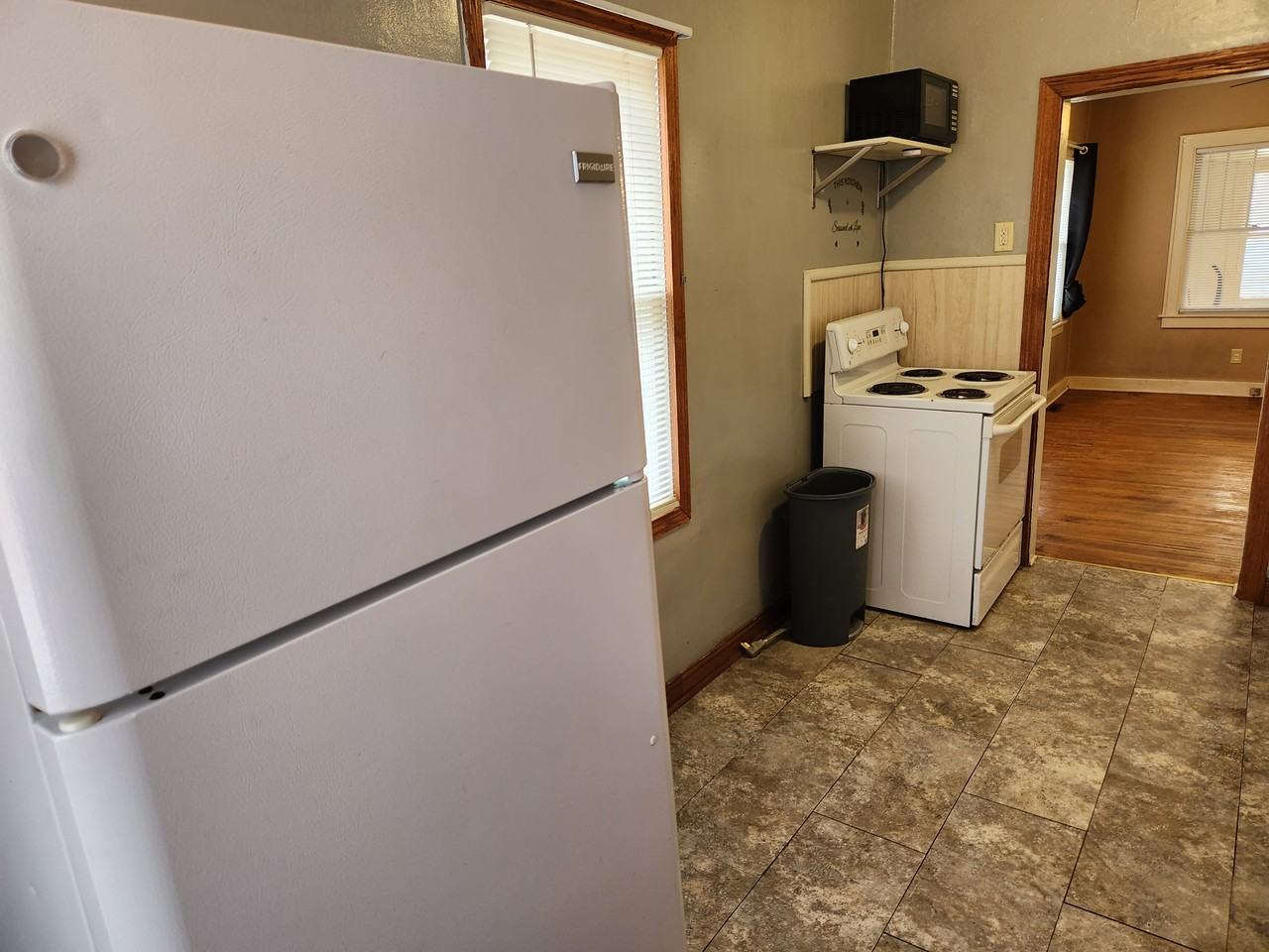 3119 Bushnell Ave - Photo 3 of 8