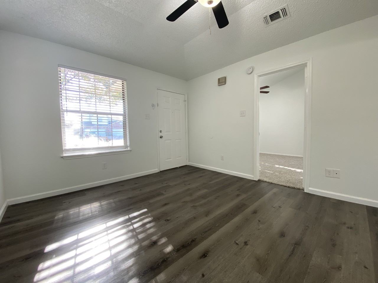 1009 Brenner Ct - Photo 3 of 21