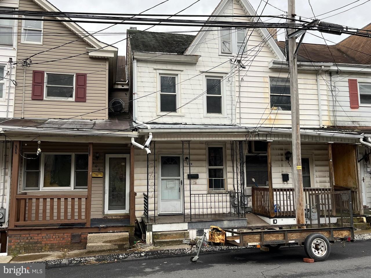 306 E Columbia Ave, Mount Carmel, PA 17851 2 Bedroom House for 900